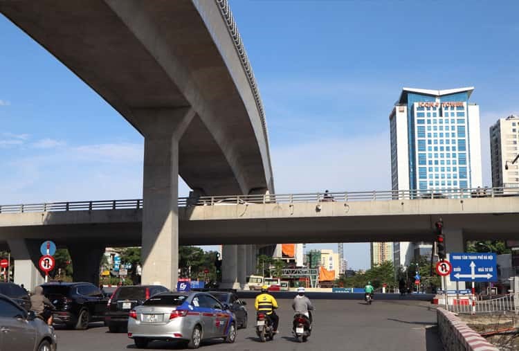 Những thứ được mang và không được mang lên máy bay (Mới nhất 2025)